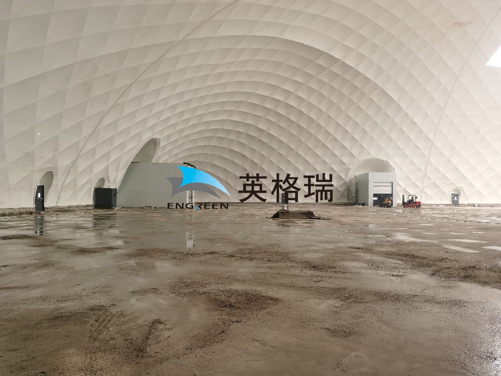 氣膜倉庫內(nèi)部空間無礙，大型機(jī)械可自由運(yùn)行，空間利用率高